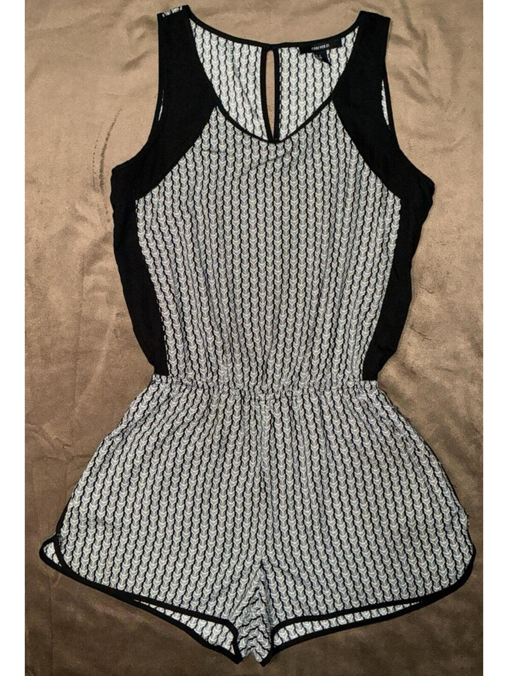 FOREVER 21 Women’s Black White Playsuit Romper Black Sz S READ